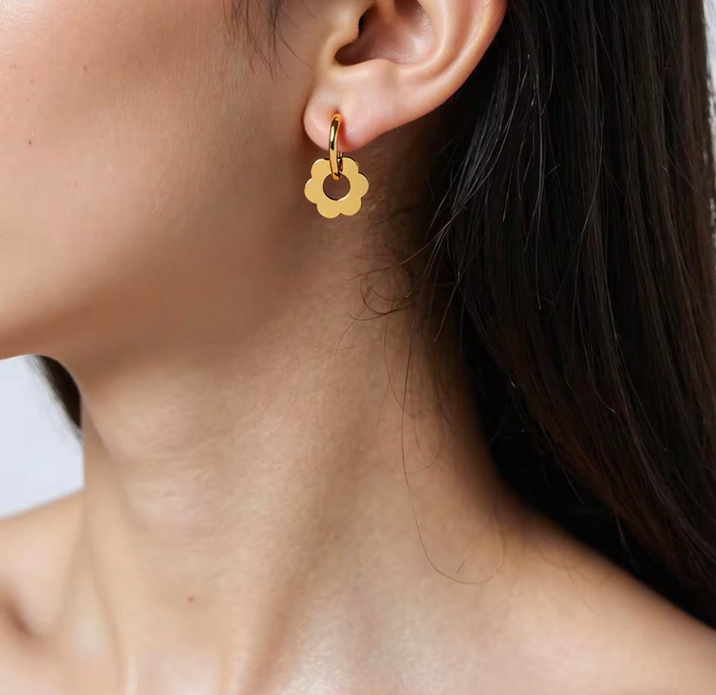 First Date Earrings~Gold