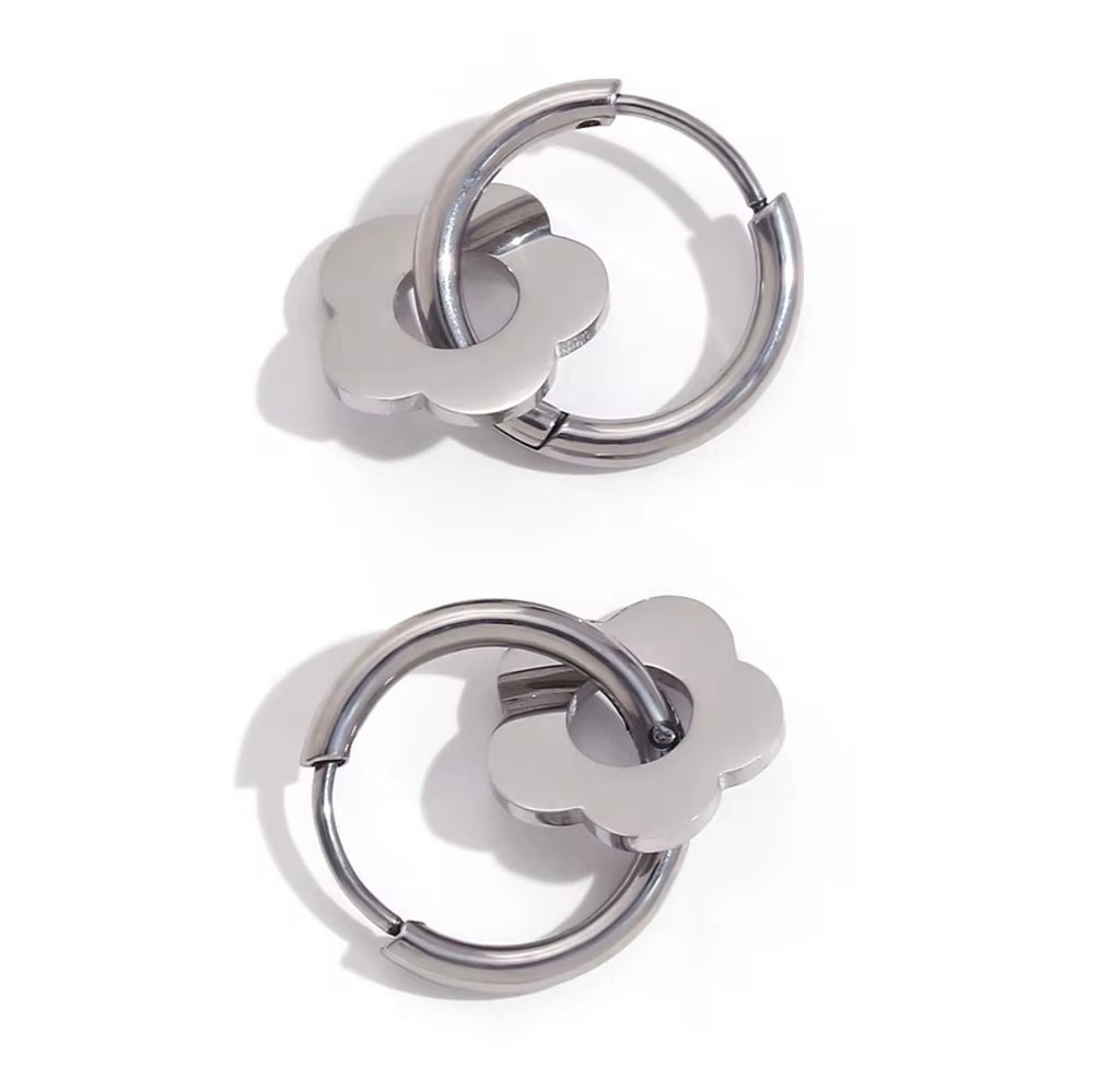 First Date Earrings~Silver