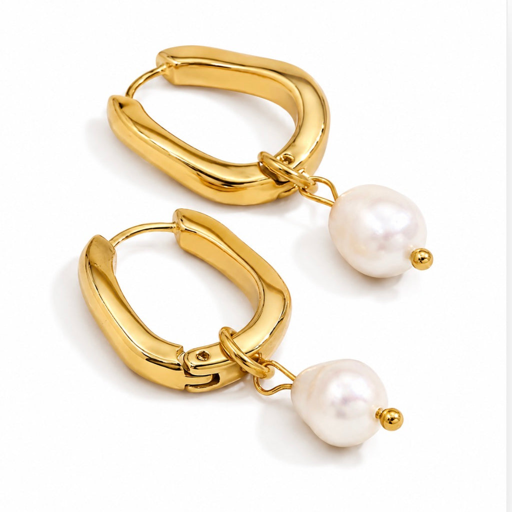 Pretty Girl Pearl Pearls~Gold