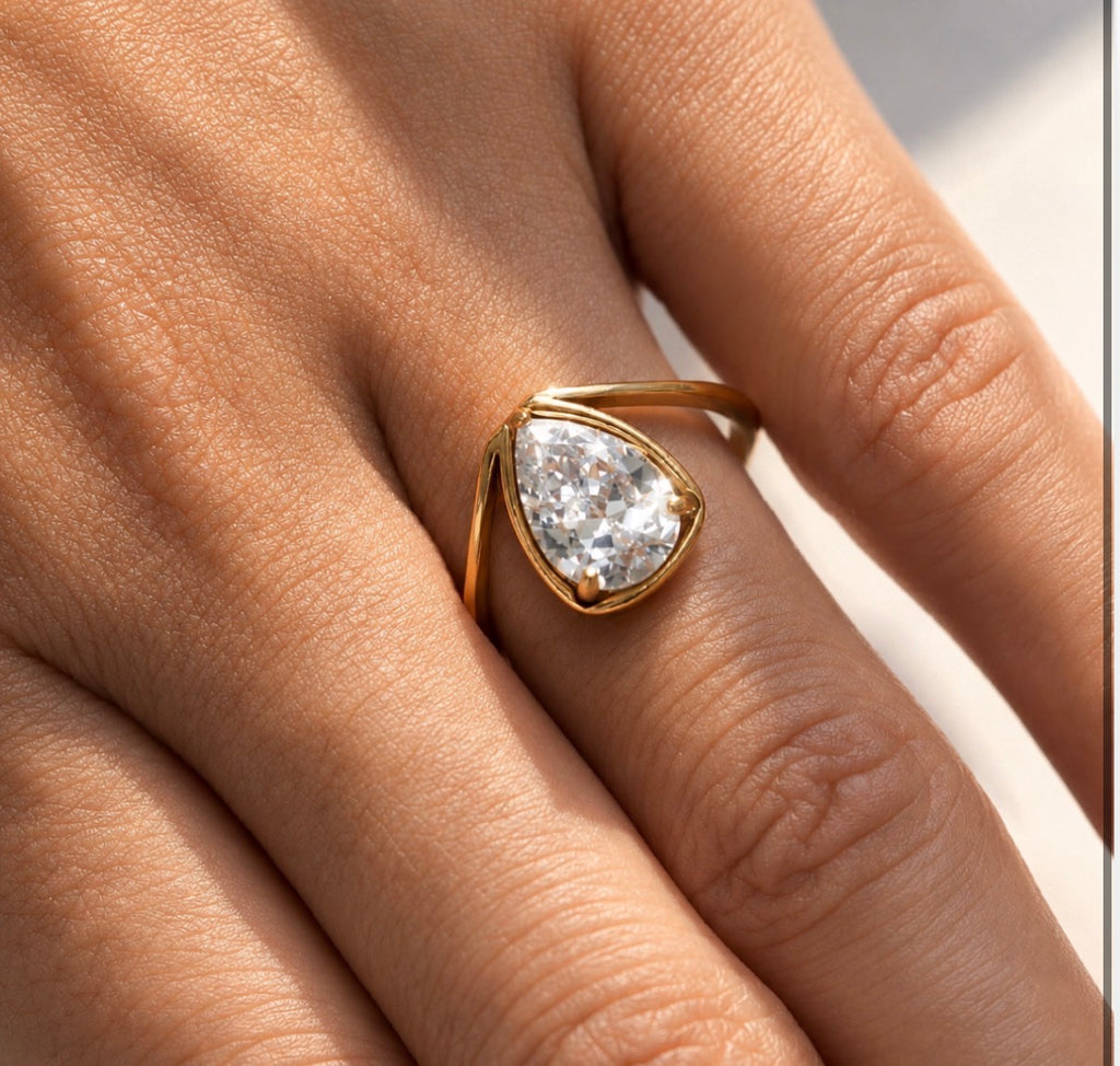Dual Muse Pear Ring