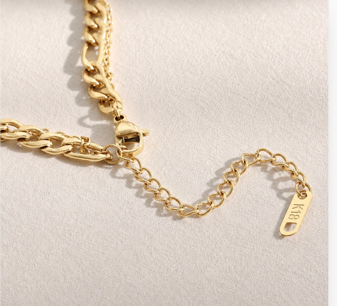 The Must-Have Layer Necklace Gold