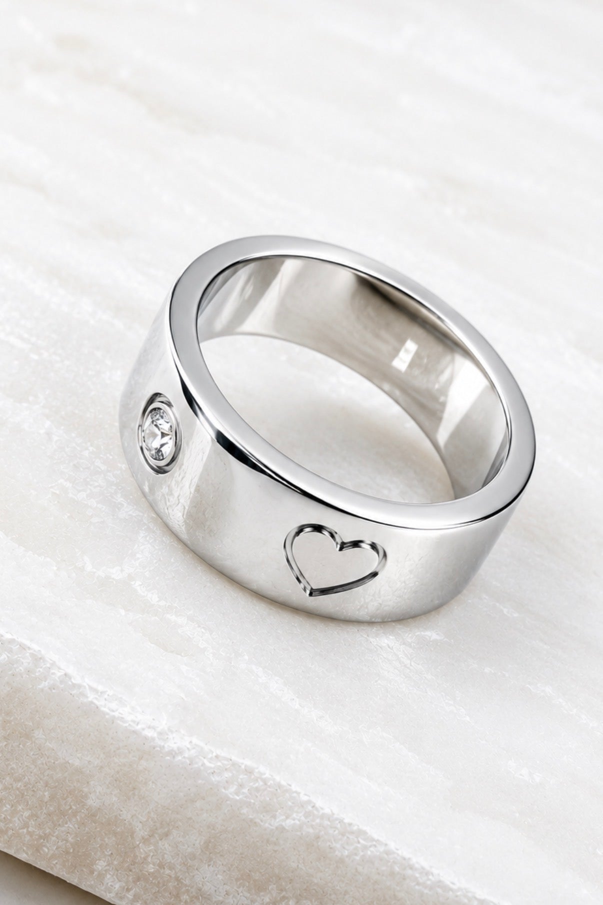 Heartline Luxe Silver Ring