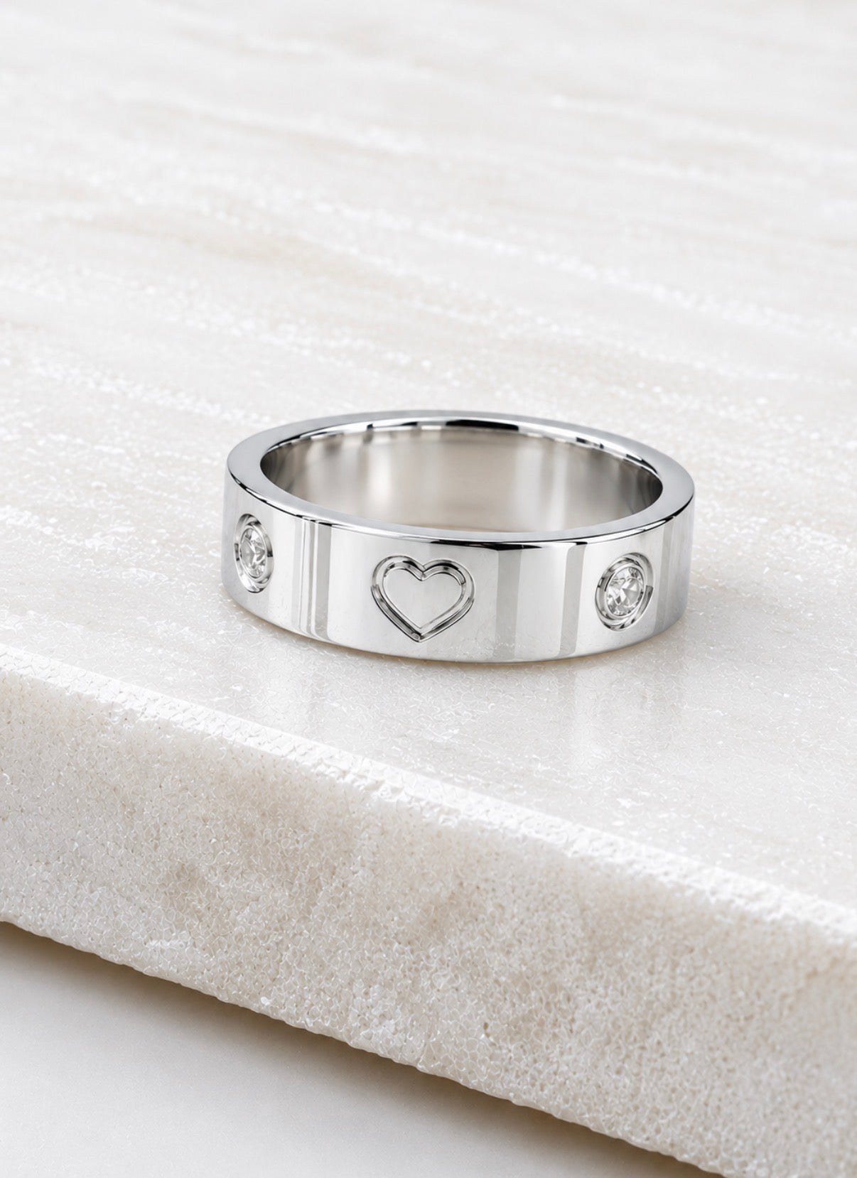 Heartline Luxe Silver Ring
