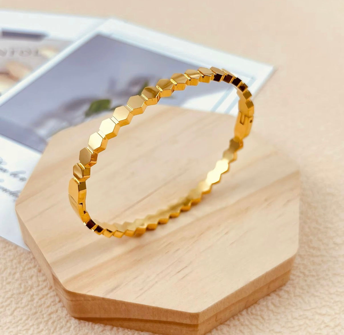 Saint Sol Gold