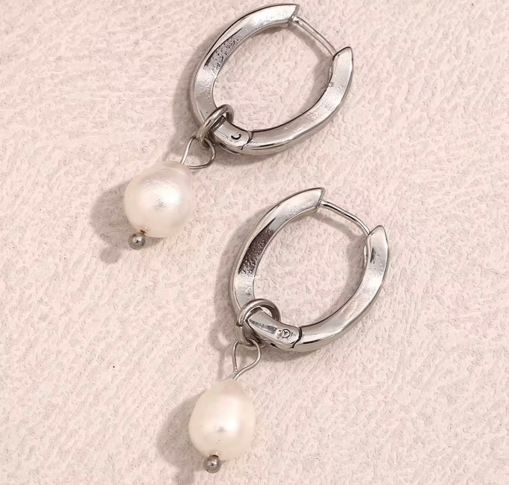 Pretty Girl Pearls~Silver