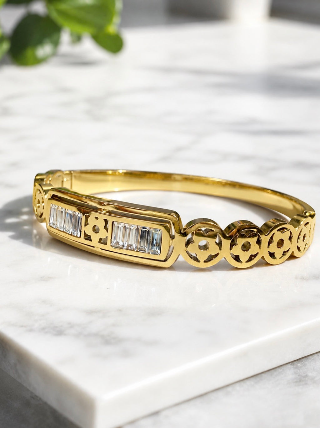 Iconic Bangle Gold