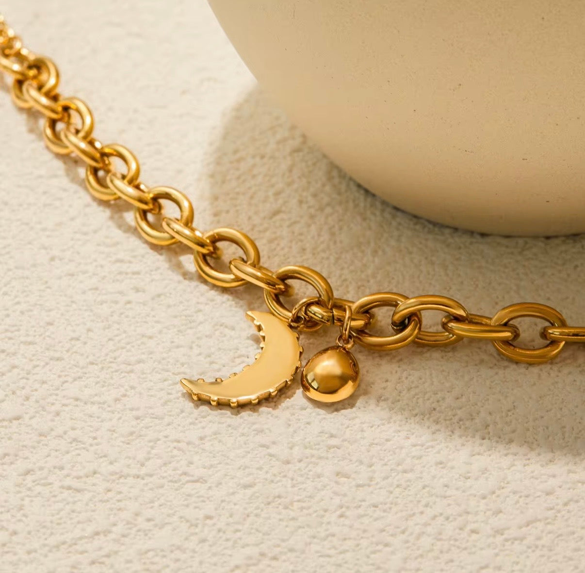 Eterna Moon