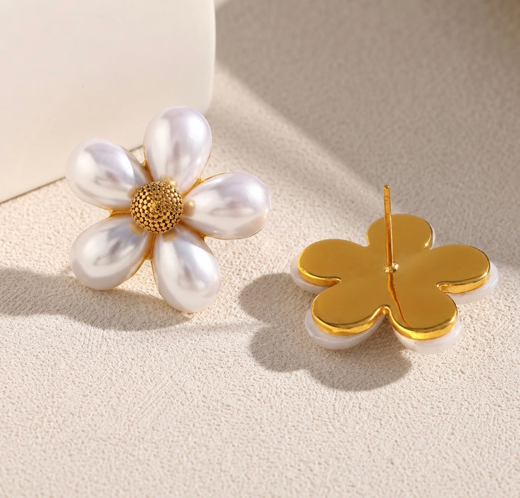 Aurelia Pearl Earrings