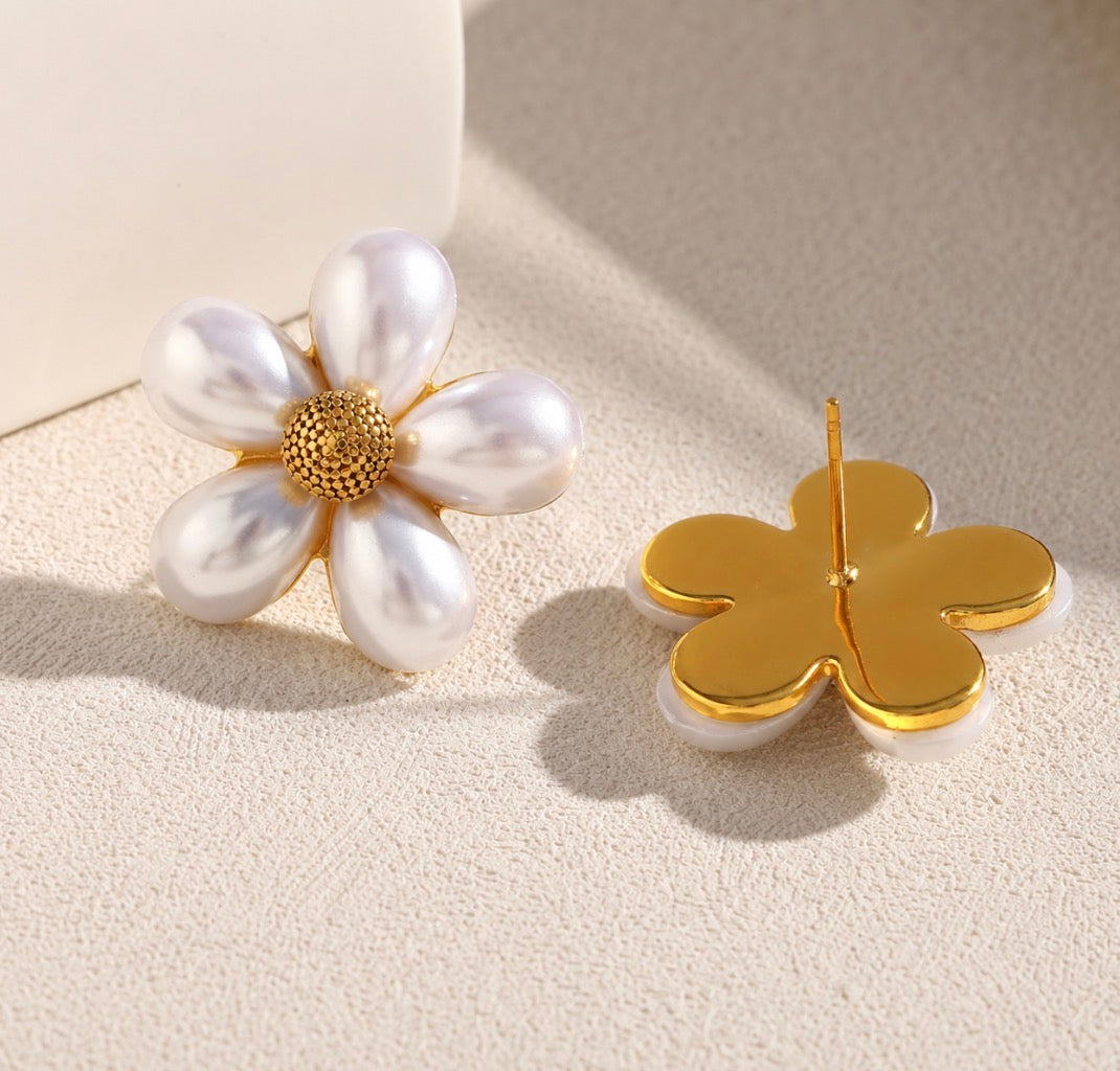 Aurelia Pearl Earrings
