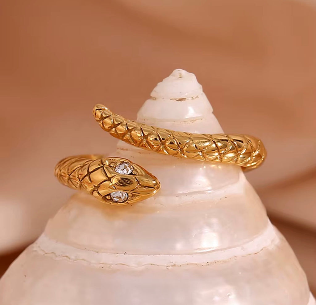 Slyther Ring