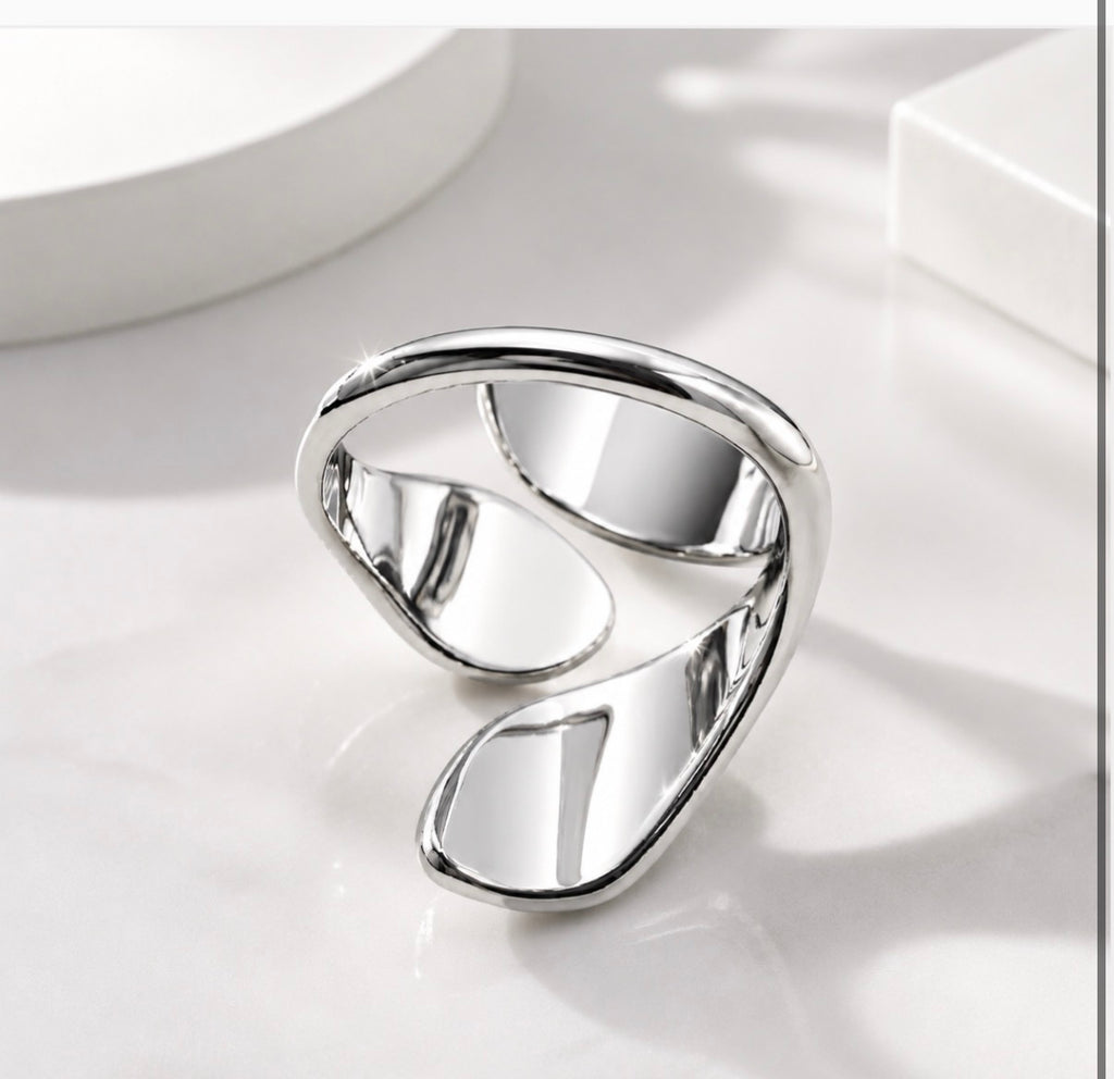 Spotlight Ring