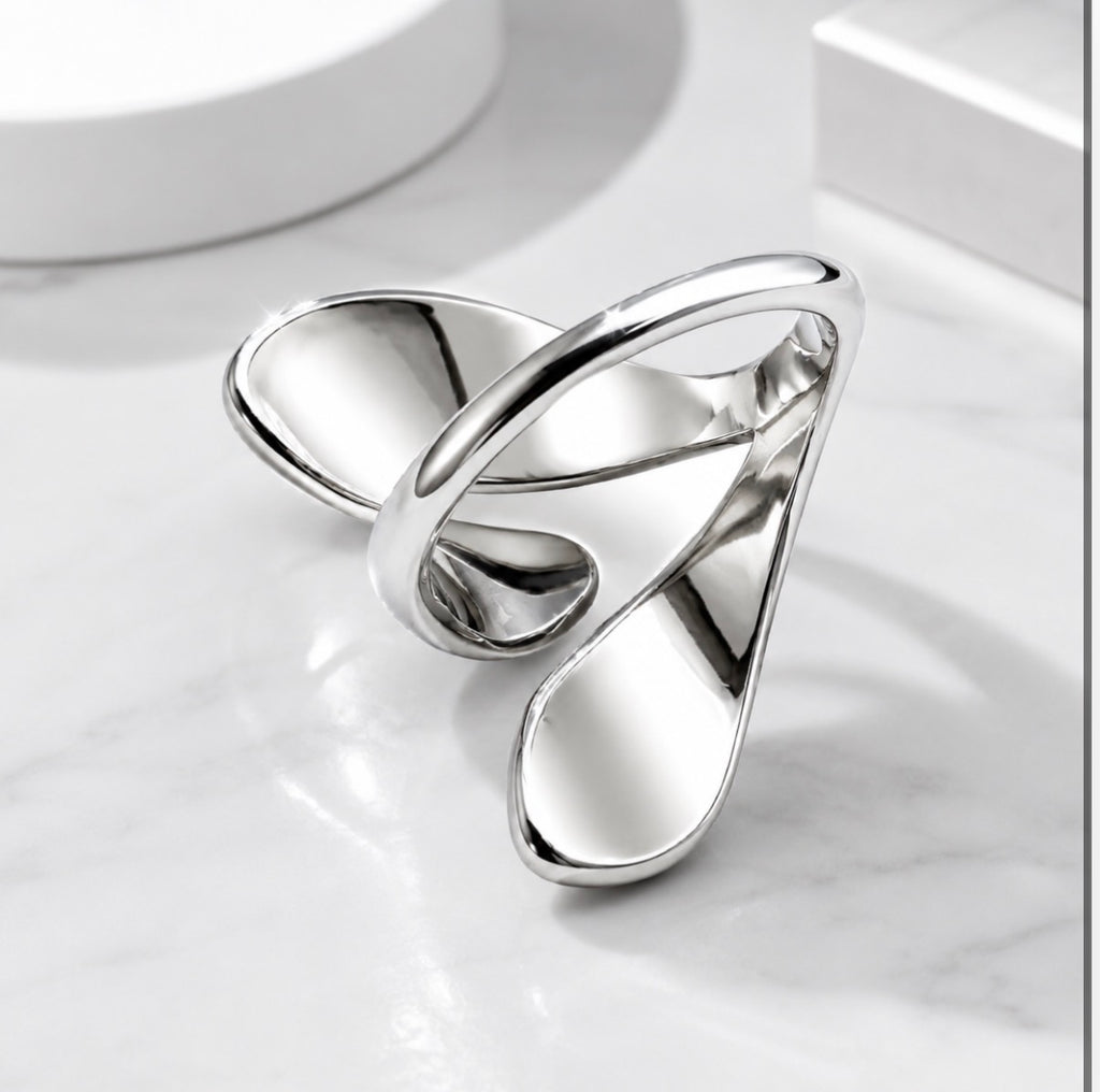 Spotlight Ring