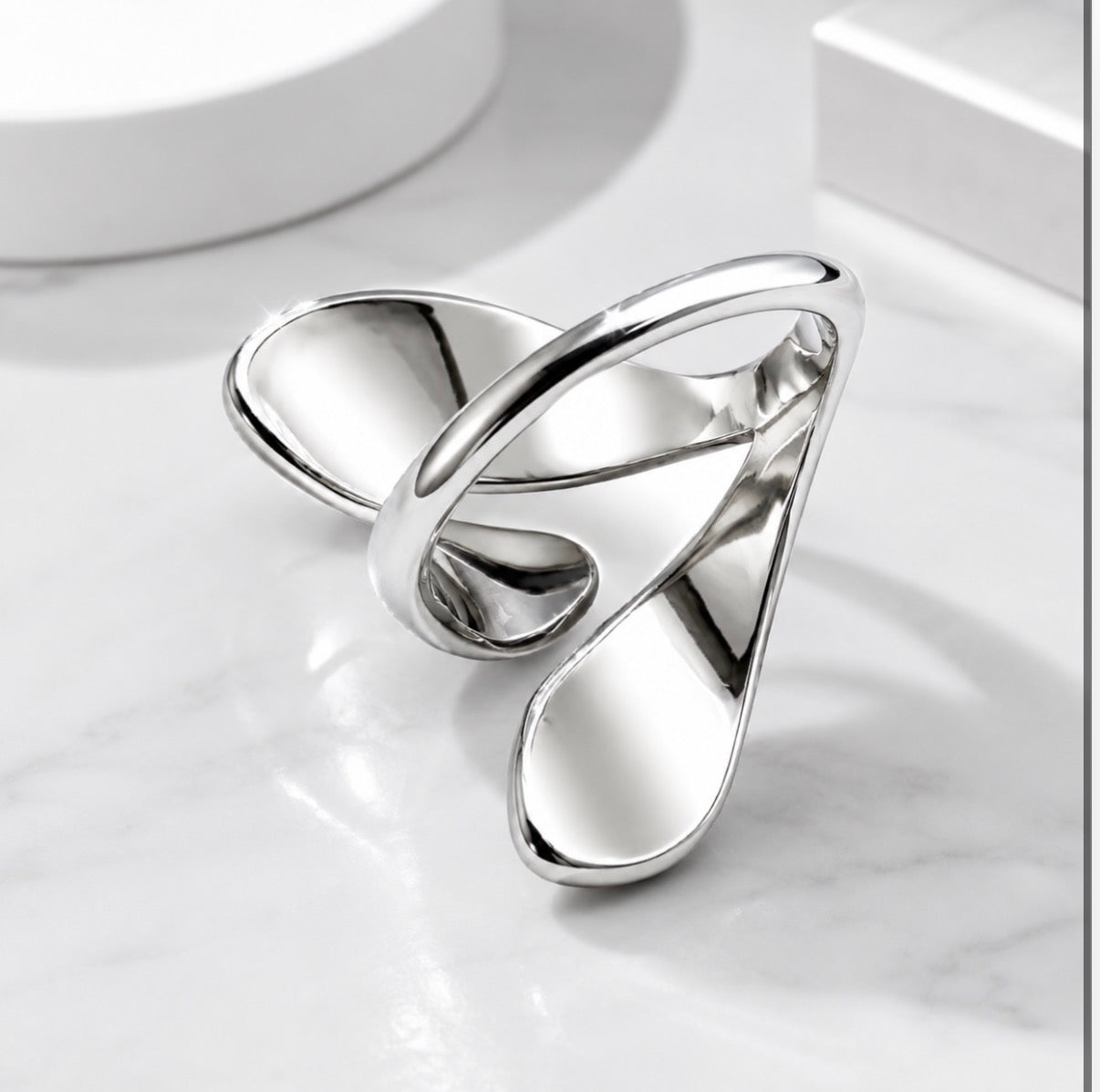Spotlight Ring