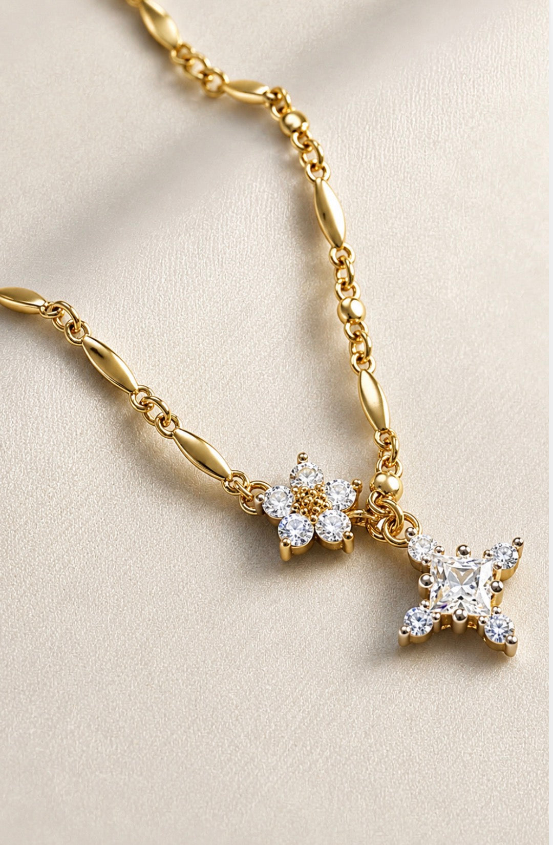 Stellar Bloom Necklace~ Clear Stones